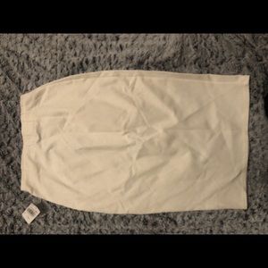 Size Small / 5 white pencil skirt NWT